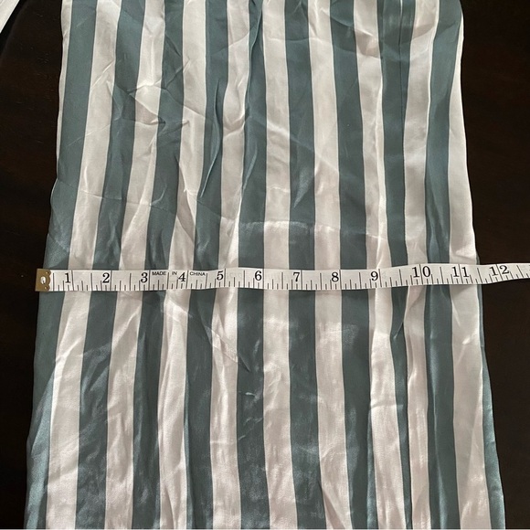 CHASER  NWT Green Summer Stripped Button up Jumpsuit Smocked Silky fabric Medium - Picture 6 of 8